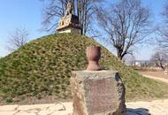 Husitská mohyla Mohejlík připomíná Žižkovo vítězství nad vojskem Čeňka z Vartenberka roku 1423.