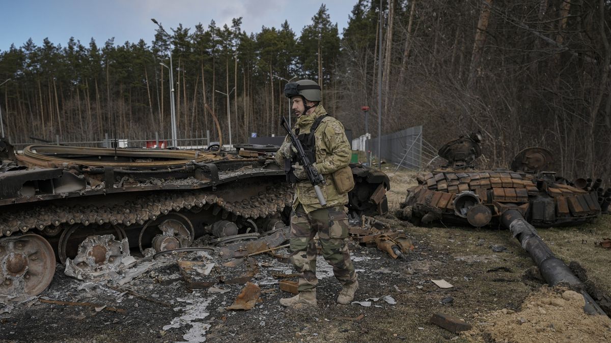 Velitel ruského pluku spáchal sebevraždu, když zjistil, v jakém stavu má tanky