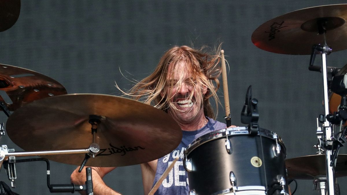 Zesnulý bubeník Foo Fighters Hawkins měl v krvi drogy i léky