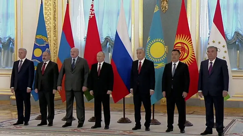 Putin on the grave?  He looks so fit in the latest photoshoot