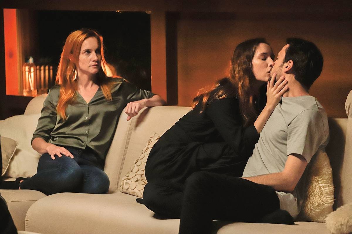 Polyamorické vztahy jsou tématem filmu Hranice lásky, kde hraje a ke kterému napsala i scénář.