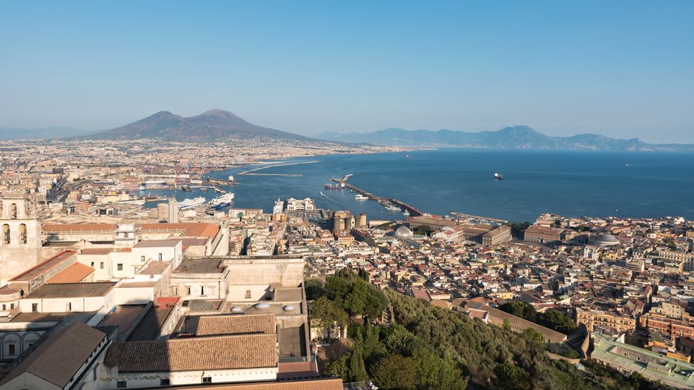 Švýcarské turisty okradli v Neapoli se zbraní v ruce, za pár minut se lupiči omlouvali