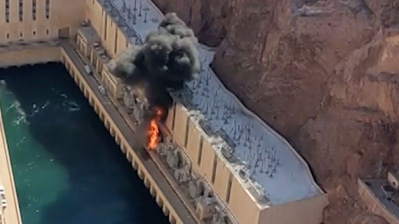 Na Hooverově přehradě vybuchl transformátor, natočila to kamera