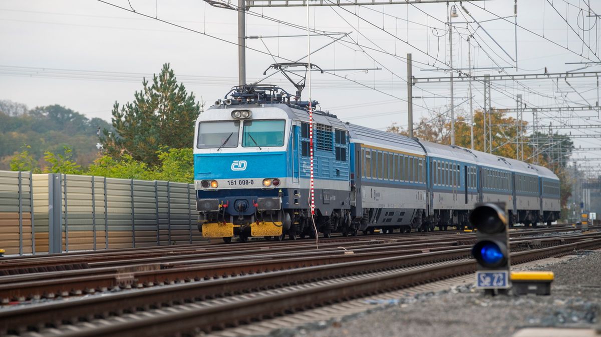Modernizace po česku: Vlaky mezi Prahou a Brnem pojedou po rekonstrukci trati o deset minut déle