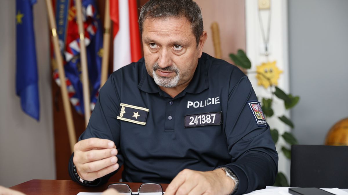 Šéf cizinecké policie pro Právo: Převaděči už útočí i na policisty