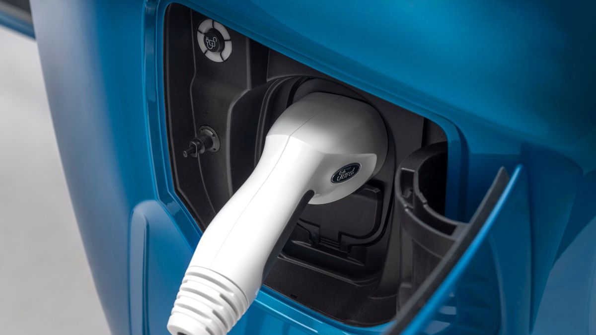 Ford odkládá zahájení výroby nových elektrických dodávkových vozů