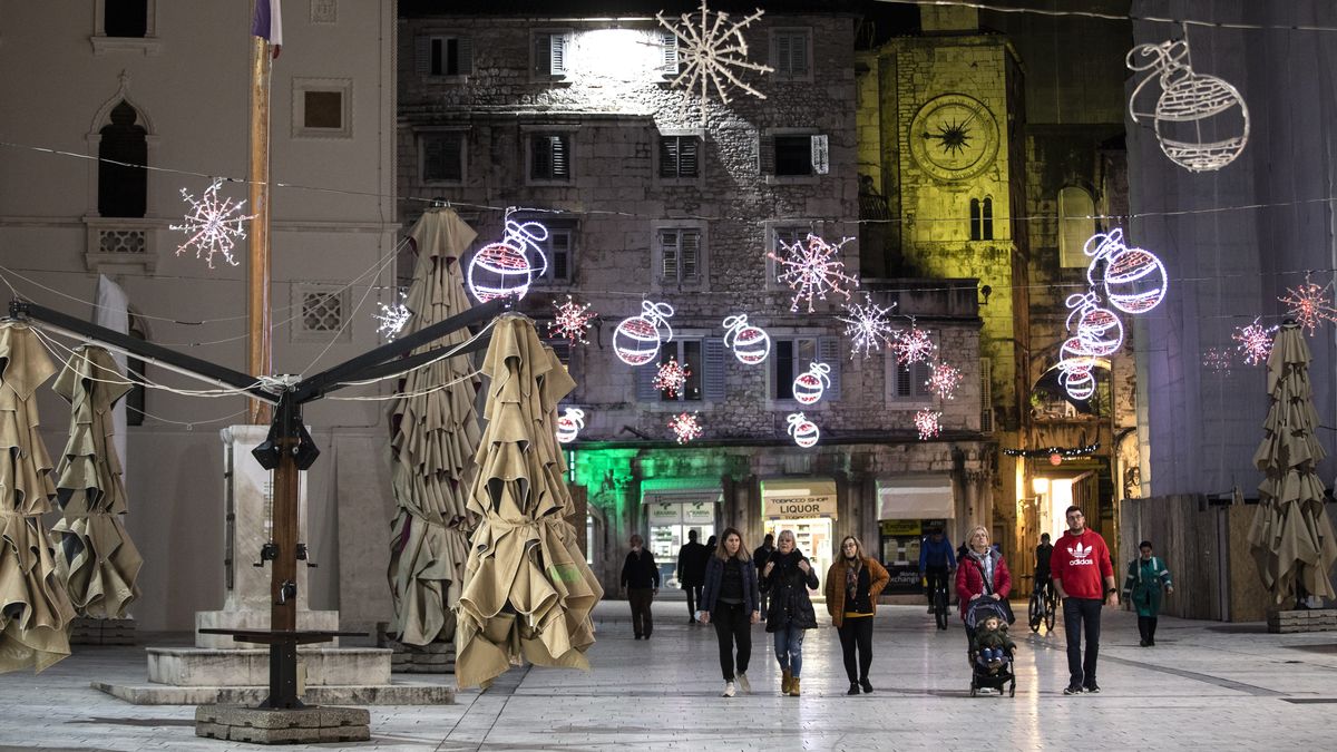 Vánoční Split: Koledy tu zpívají muži a půlnoční je odpoledne