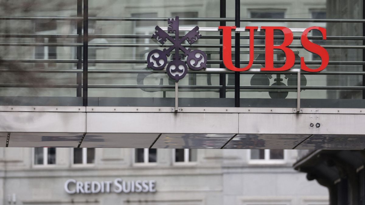 Problémovou Credit Suisse převezme rival UBS za 73 miliard korun