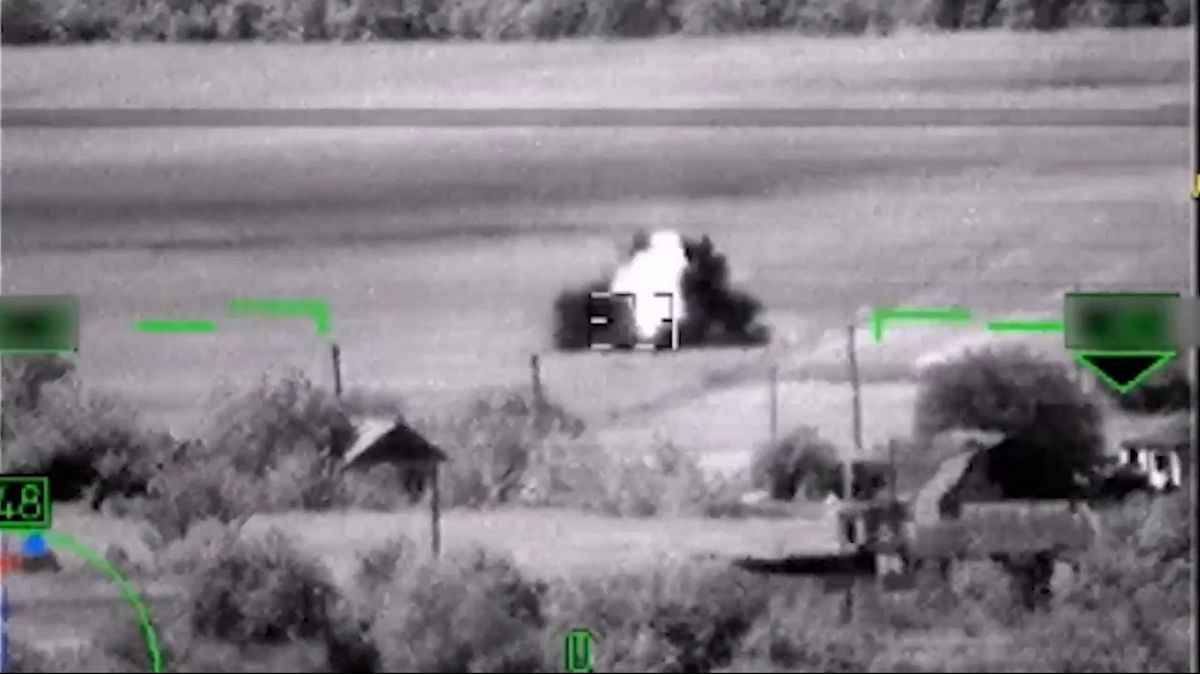 Moskva ukázala, jak zničila Ukrajincům tanky. Podle ruských blogerů šlo spíš o kombajny