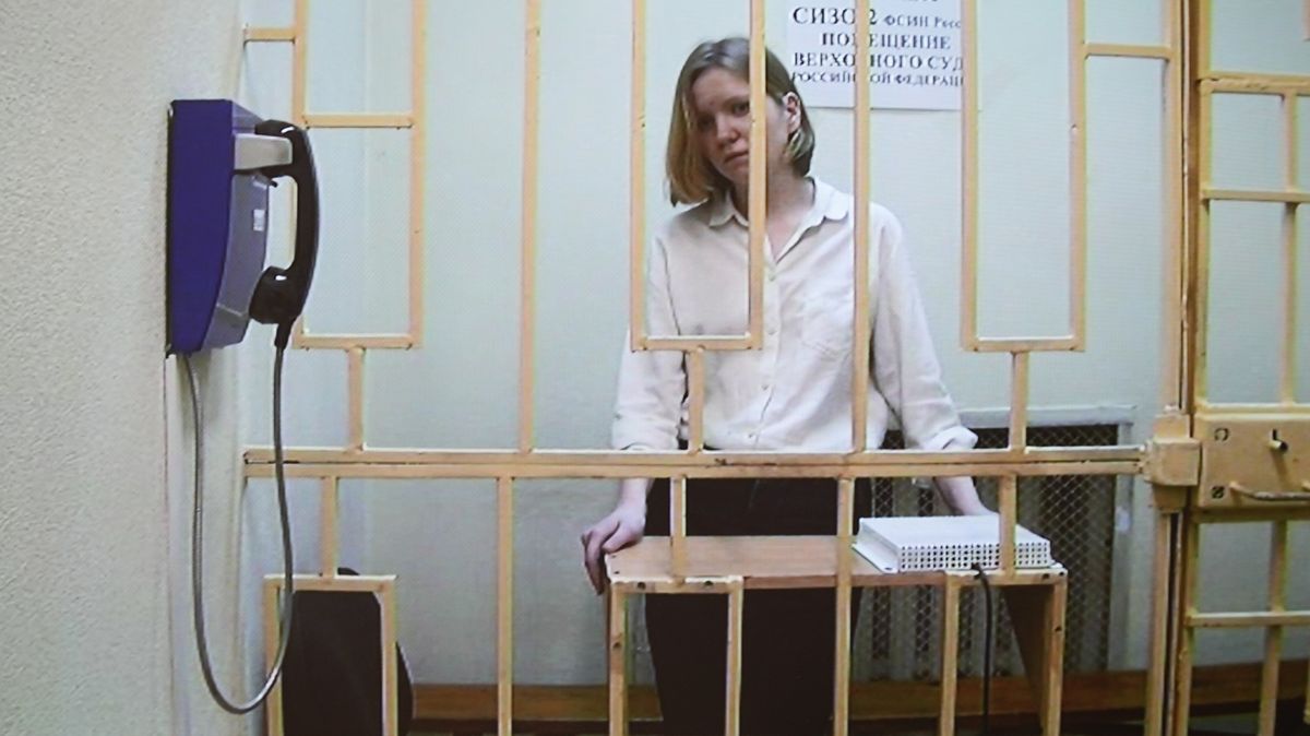 Je mi to líto, řekla u soudu žena zatčená po atentátu na ruského blogera
