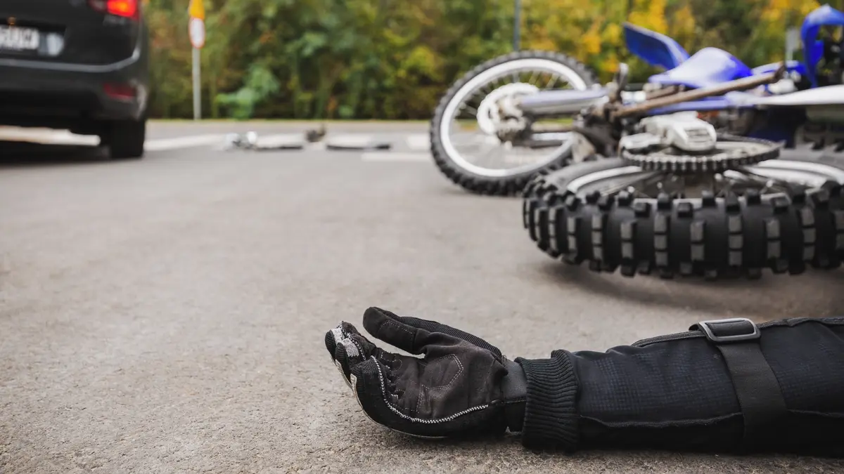 První letošní smrťák na silnicích Karlovarska: u Hroznětína se zabil motorkář