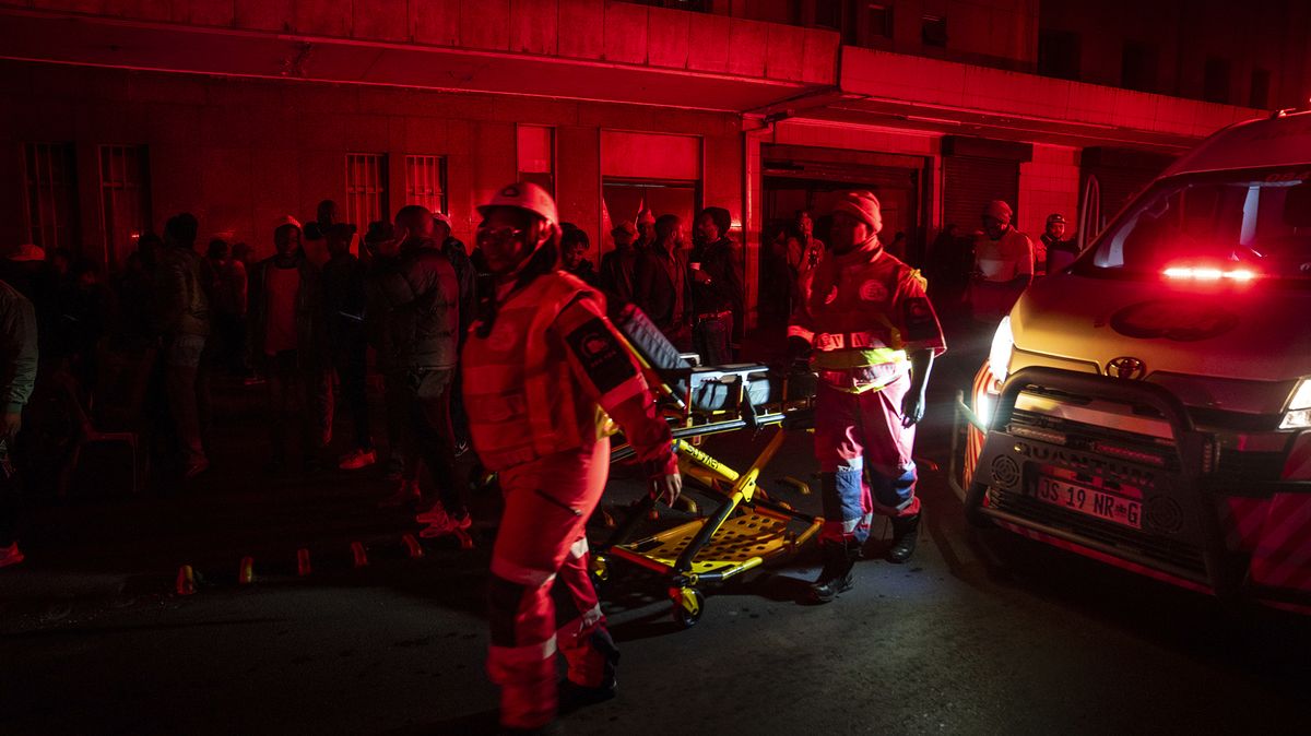 Po úderu dronů u vojenského letiště na Krymu vybuchl muniční sklad