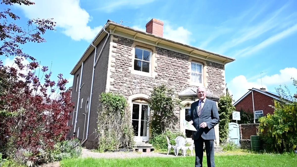 Realitní makléř prodává stejný dům po 55 letech. Nyní ovšem 100krát dráž
