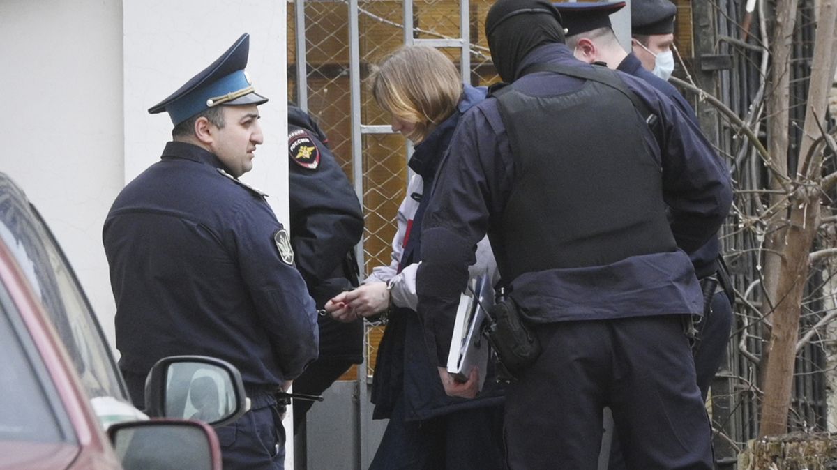 Mladou ženu zadrženou kvůli atentátu na ruského blogera obvinili z terorismu