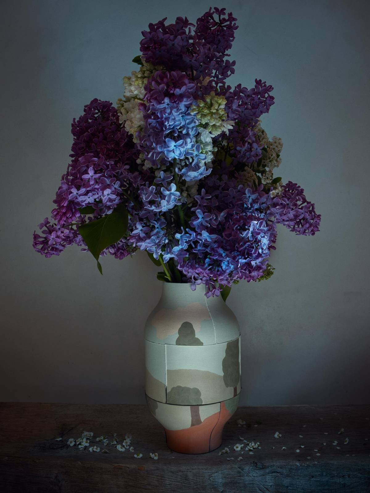 Nové vázy od Šárky Ištvánové nazvané Pole lesy.