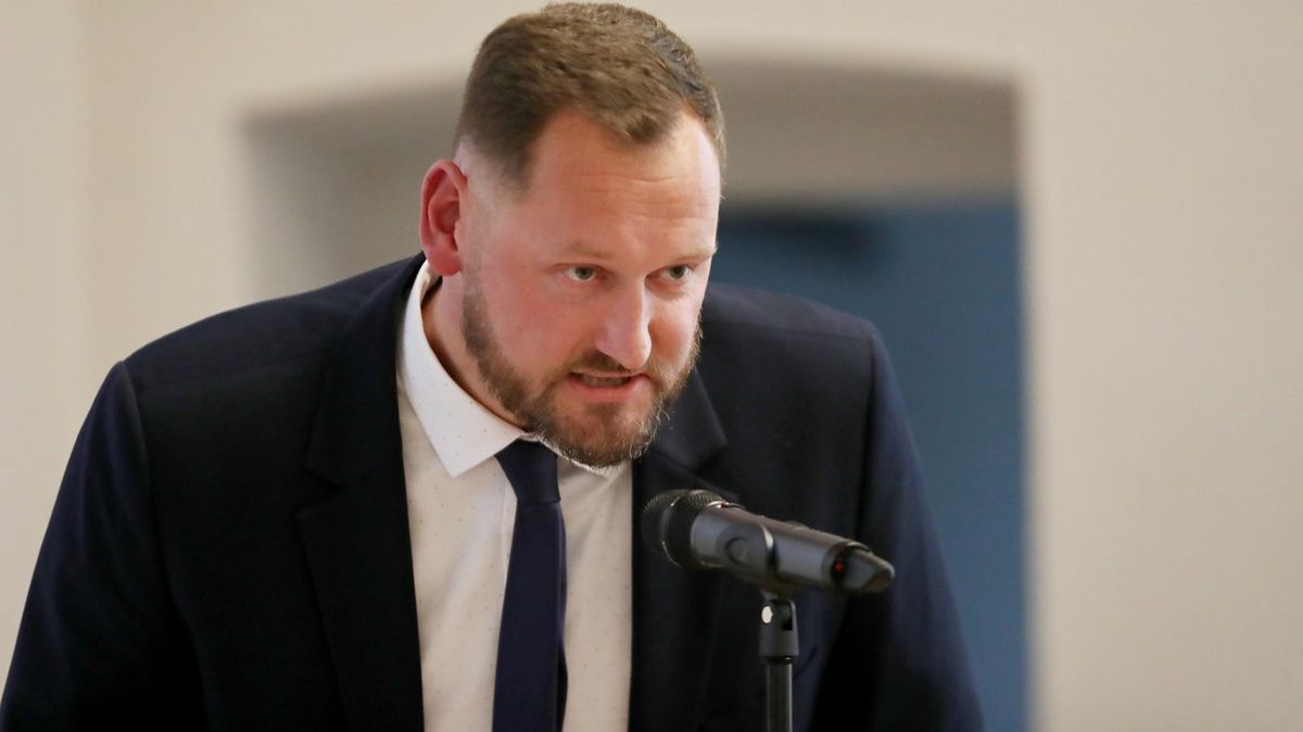 Jak vládne opozice. ANO a SPD ve Znojmě: Písařská chyba za milion a placené místo pro olympionika