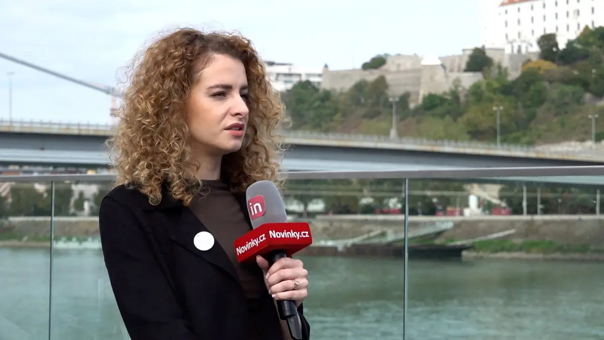 Slovensko je stát prorostlý korupcí, říká novinářka Laura Kellö - Novinky