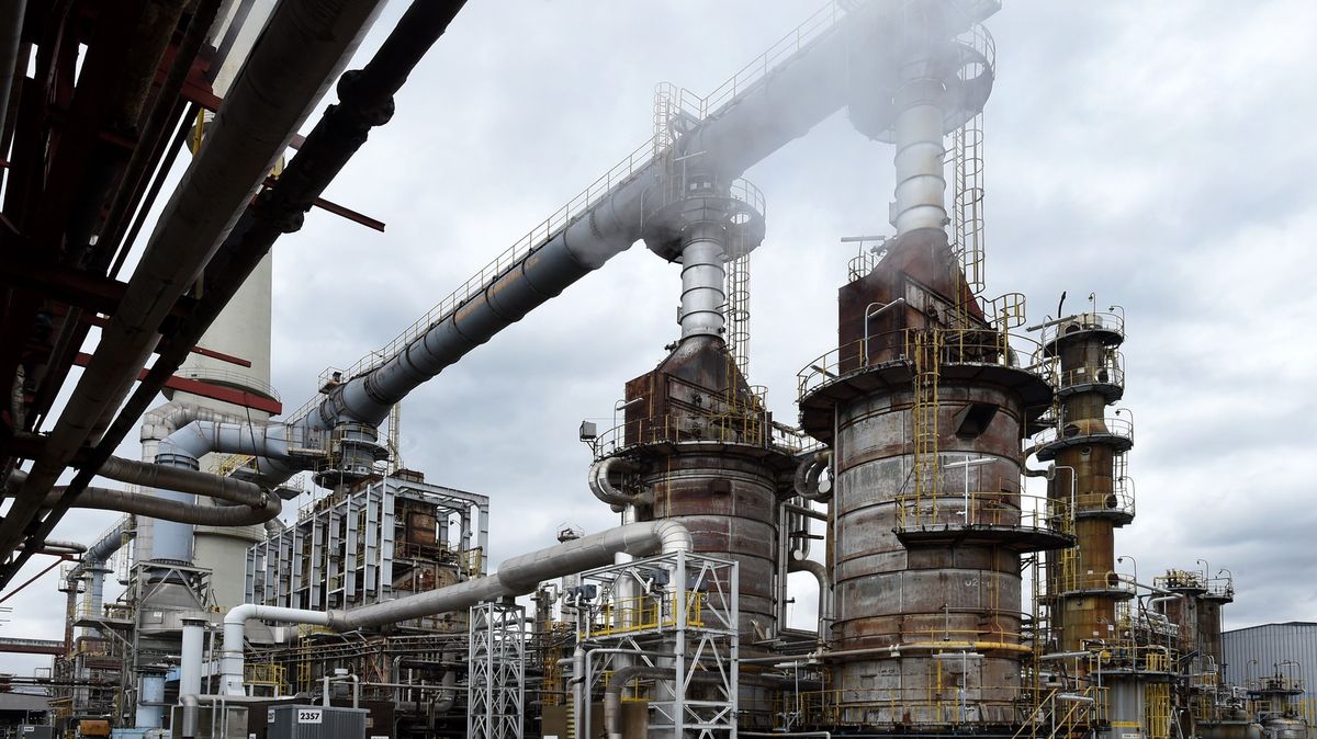 Rafinerie v Litvínově technologicky zvládne přechod na neruskou ropu