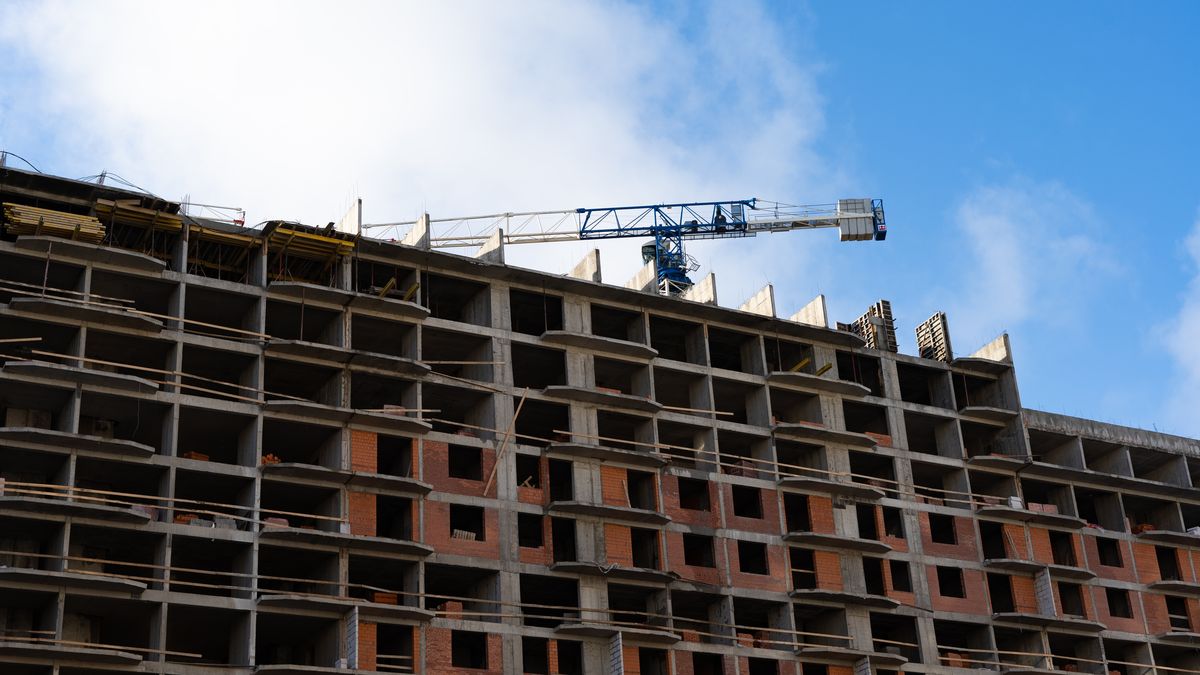 Banky plánují příští rok půjčovat více peněz na výstavbu nemovitostí