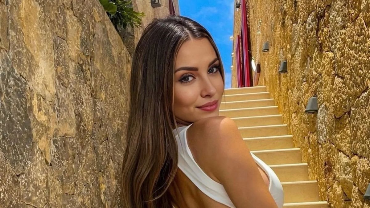 Pobláznil svět sexy modelkou, pak zmizel. Teď se AI tvůrce opět ozval