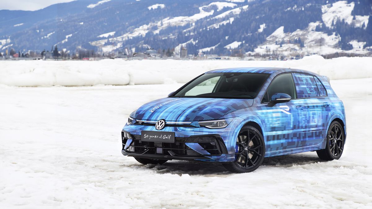 Volkswagen poodhaluje ostrý hatchback Golf R po faceliftu