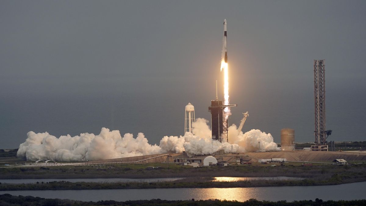 SpaceX buduje obří síť špionážních satelitů pro tajné služby USA