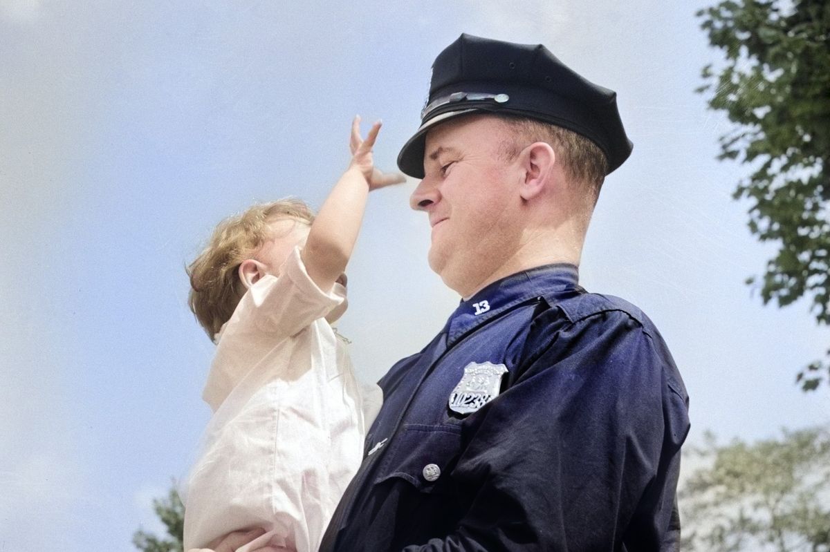 Z odloženého nemluvněte je policista. Po 23 letech se setkal se strážníkem, který ho zachránil