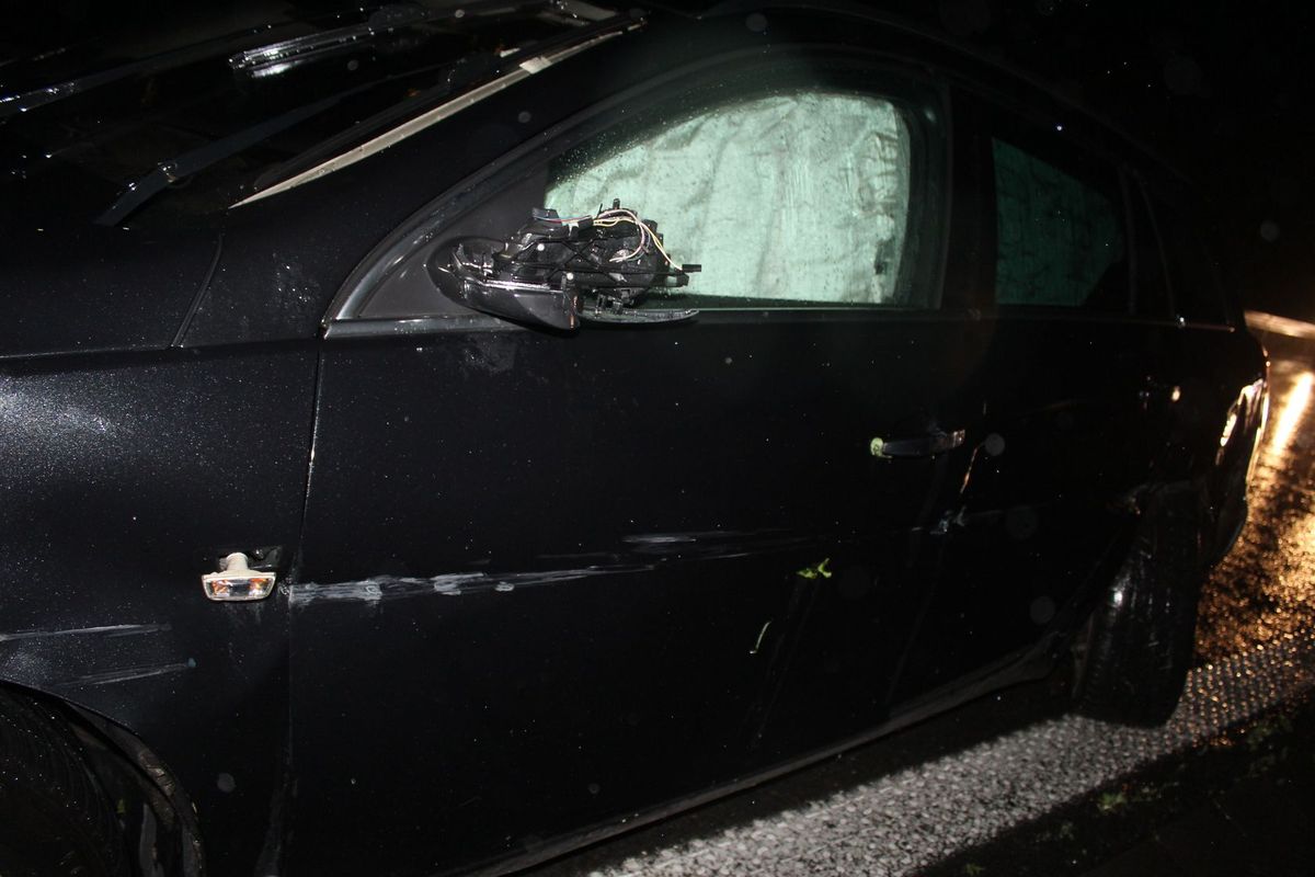Hustý déšť dělal rychlým řidičům na D35 problémy. Dva z nich v noci na Olomoucku havarovali
