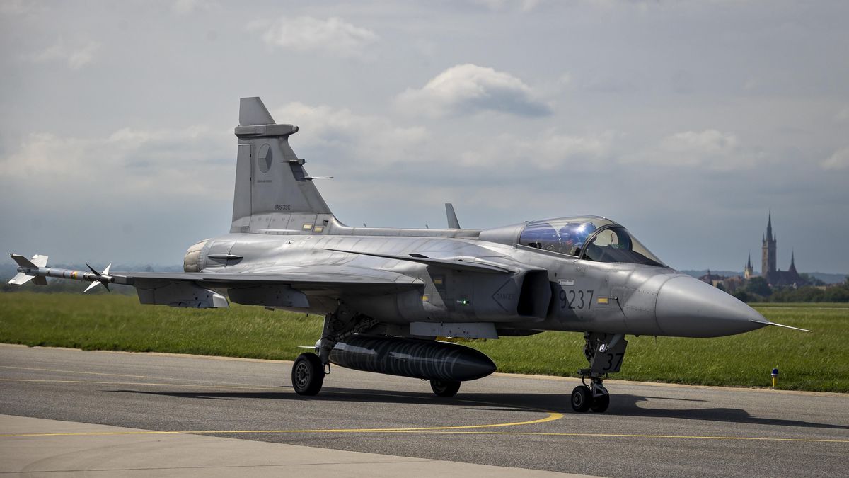 Nová nabídka gripenů: Méně letadel za více peněz. Ale pořád je to výhodnější, zní z ministerstva