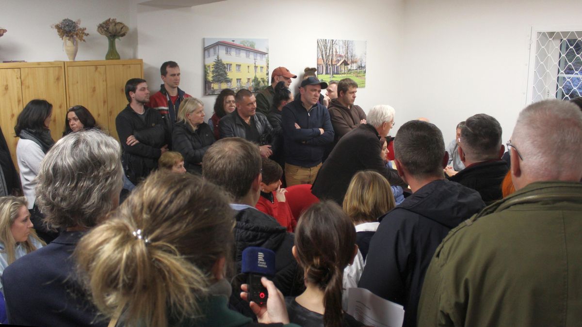 Lidé se pustili do starosty kvůli zřízení kasin u Prahy. Obec za to má inkasovat přes 10 milionů