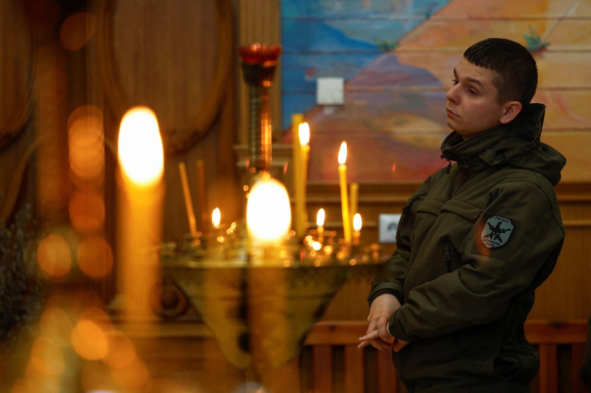 Zelenskyj: Ukrajinci poklekají jen k modlitbě