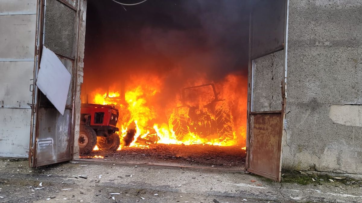 Zemědělcům na Bruntálsku shořely čtyři traktory, škoda tři miliony