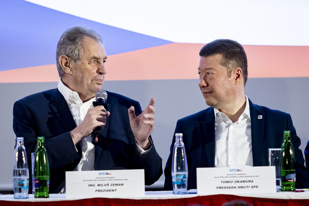 Pavel naštval SPD a komunisty odmítáním ministrů. Zemanovi totéž schvalovali
