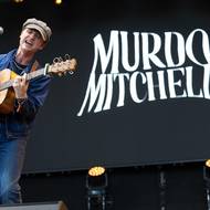 Murdo Mitchell předstoupil před diváky pouze s kytarou. 