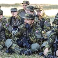 Vojenské cvičení pro absolventy středních škol ve Vojenském újezdu Hradiště