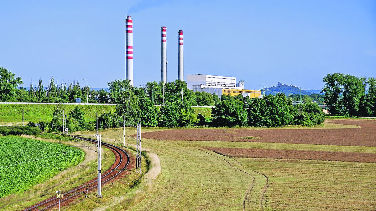 Elektrárna v Opatovicích nad Labem.