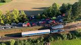 Vlak u Domažlic se srazil se servisním strojem, 20 zraněných