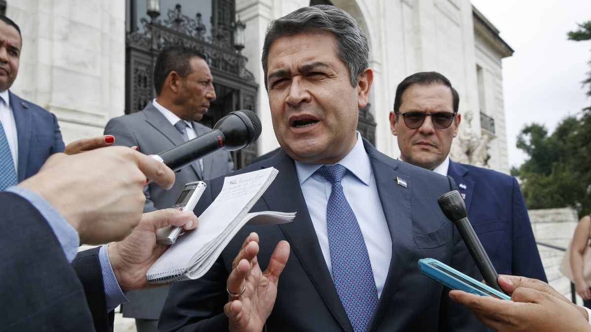 USA požádaly Honduras o zatčení a vydání exprezidenta Hernándeze