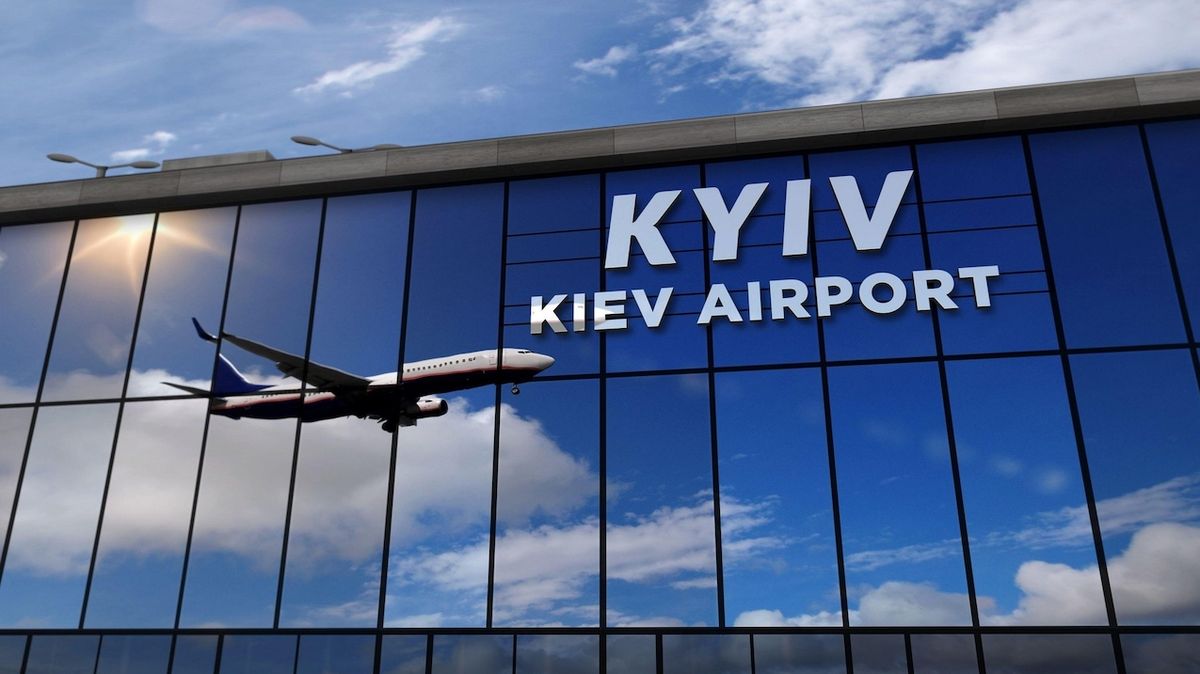 Ukrajinské nebe se uzavírá civilním letadlům, první stroj přistál v Moldavsku