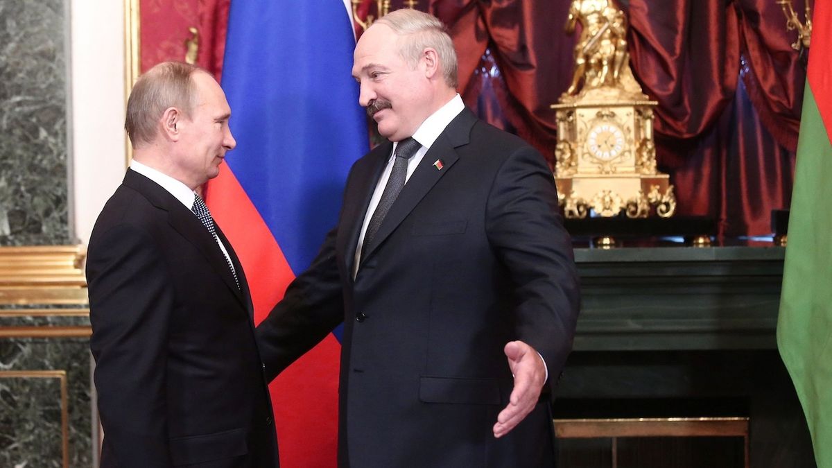 Facebook povolí výzvy k zabití Putina a Lukašenka