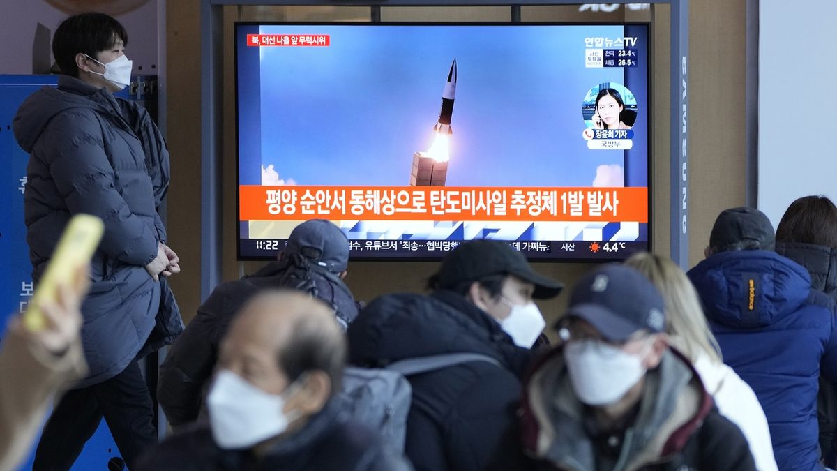 Severní Korea odpálila balistickou raketu