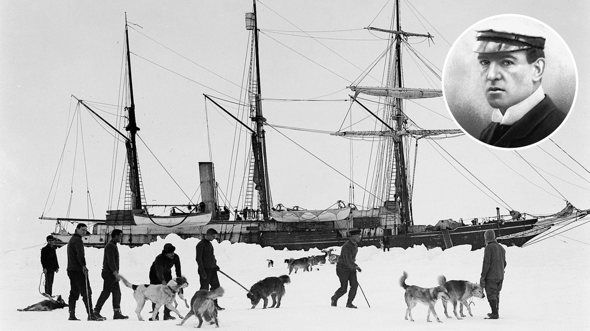 Slavná loď Endurance, jejíž posádce se po ztroskotání podařilo vyváznout. V kroužku polárník Shackleton.