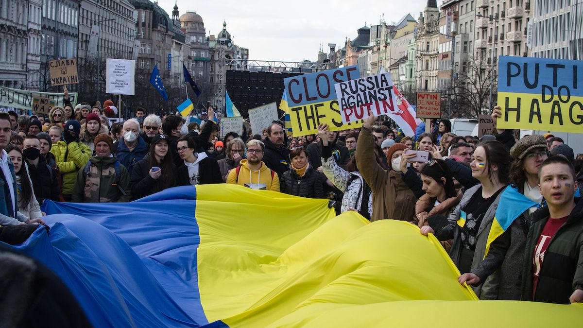 FOTO: Největší demonstrace za Ukrajinu v Česku
