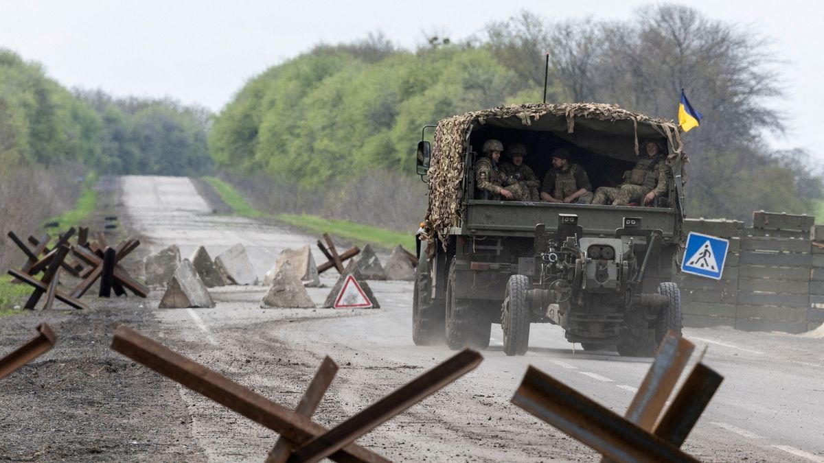 Rusko vyměnilo po dvou týdnech velitele západního vojenského okruhu, tvrdí Kyjev