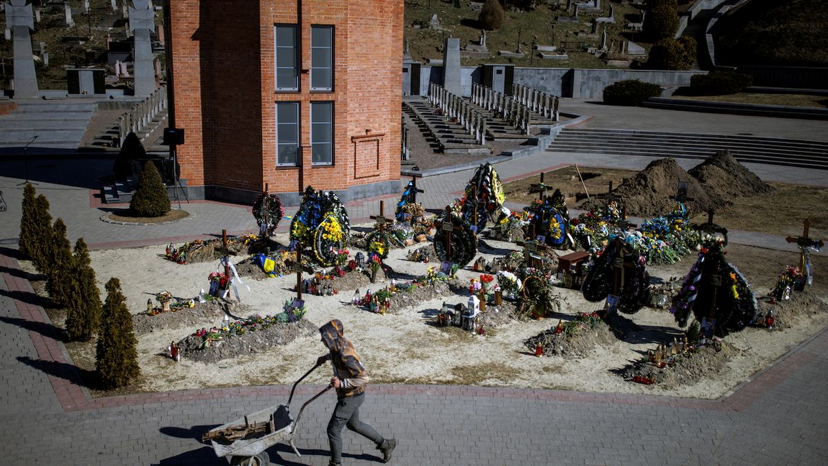 Rusko předalo Ukrajině tisícovku těl zabitých vojáků, oznámila Moskva