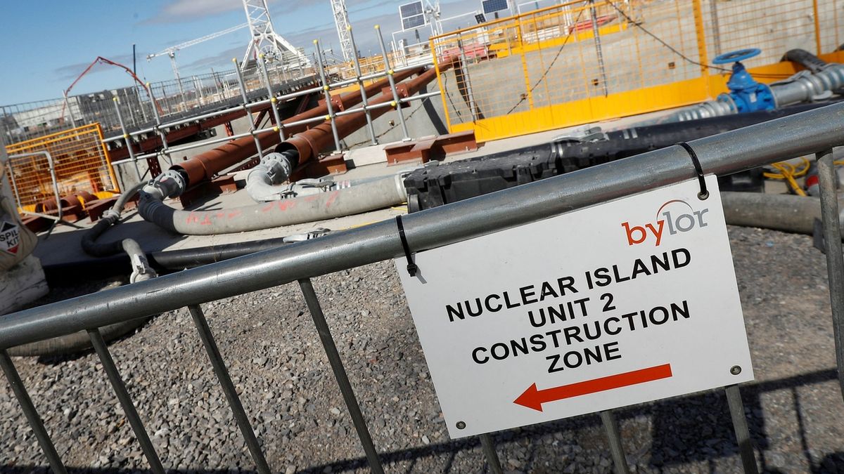Británie plánuje postavit osm nových jaderných reaktorů