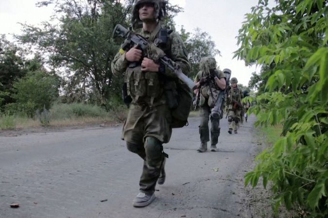 BEZ KOMENTÁŘE: Ukrajinští vojáci se přesouvají do Severodoněcku