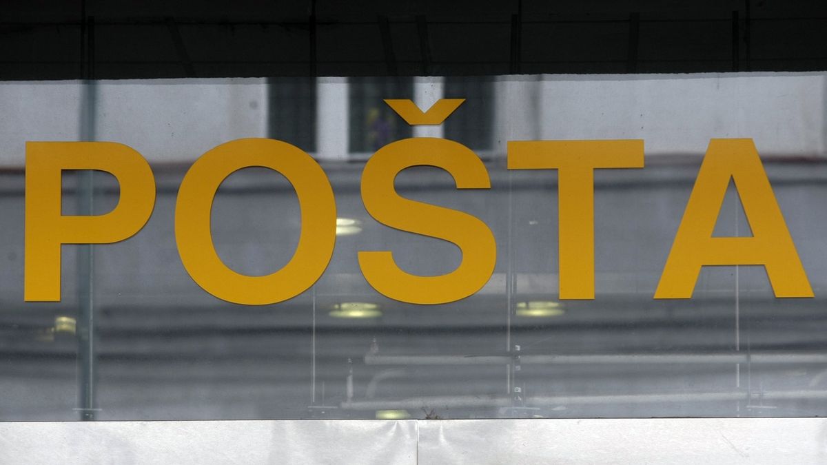 Česká pošta loni snížila ztrátu o polovinu na 681 milionů