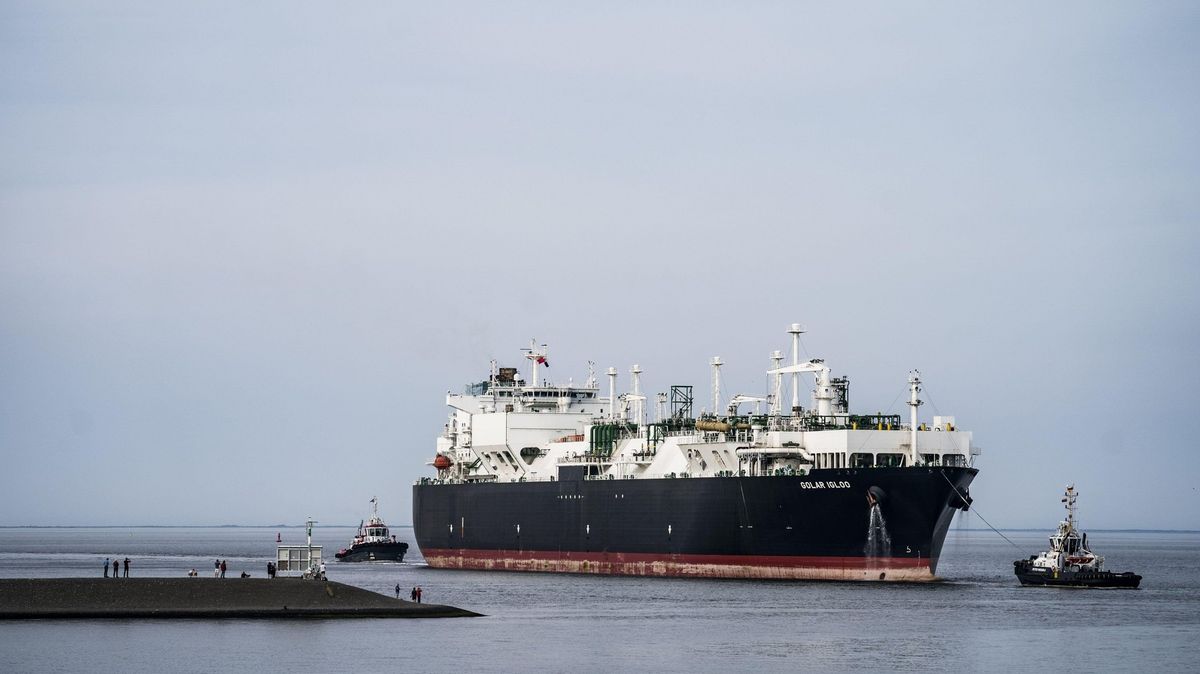 K novému terminálu na LNG v Nizozemsku dorazil první tanker