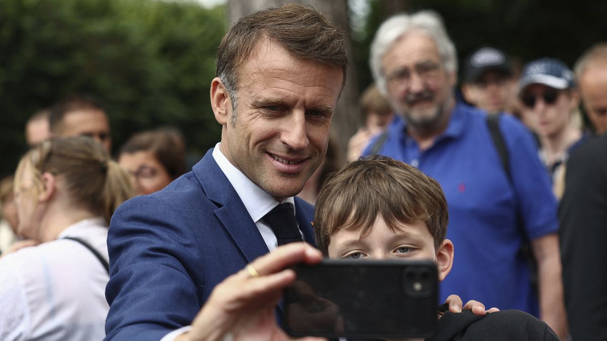 Macron obětoval 82 kandidátů, aby zastavil Le Penovou